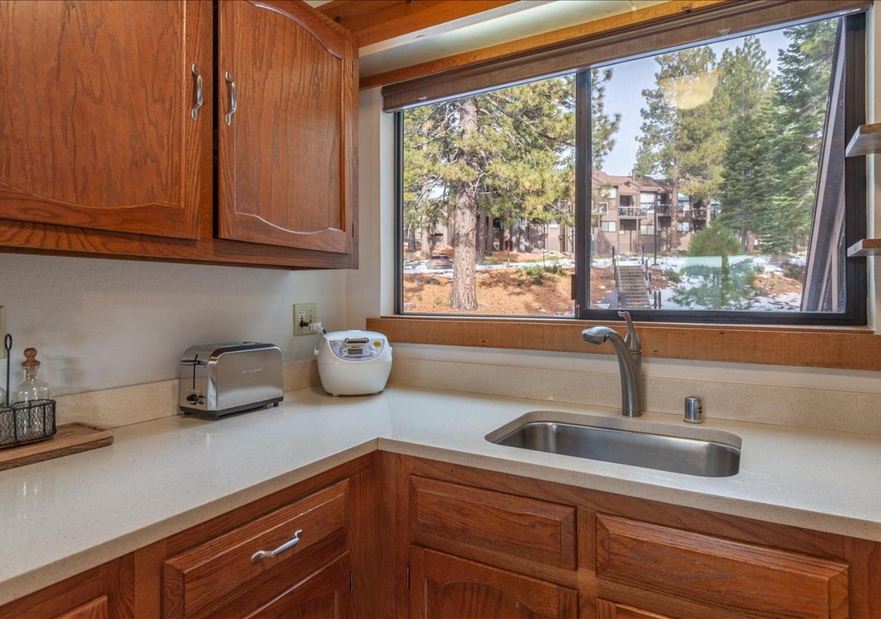 Northstar Resort Condo For 8 Free Shuttle Truckee Exterior photo